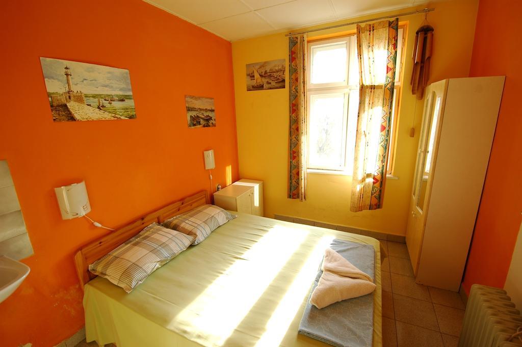 Yo Ho Hostel Warna Zimmer foto